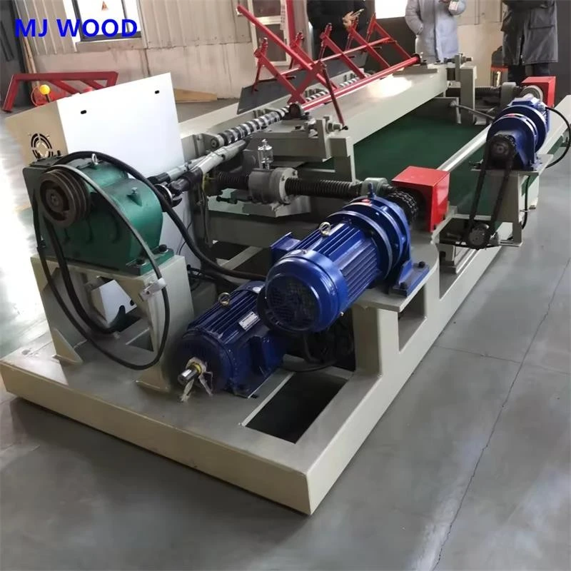 Automatic veneer peeling machine
